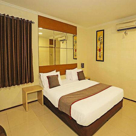 Super Oyo Townhouse Oak Hotel Fiducia Serpong Exteriör bild