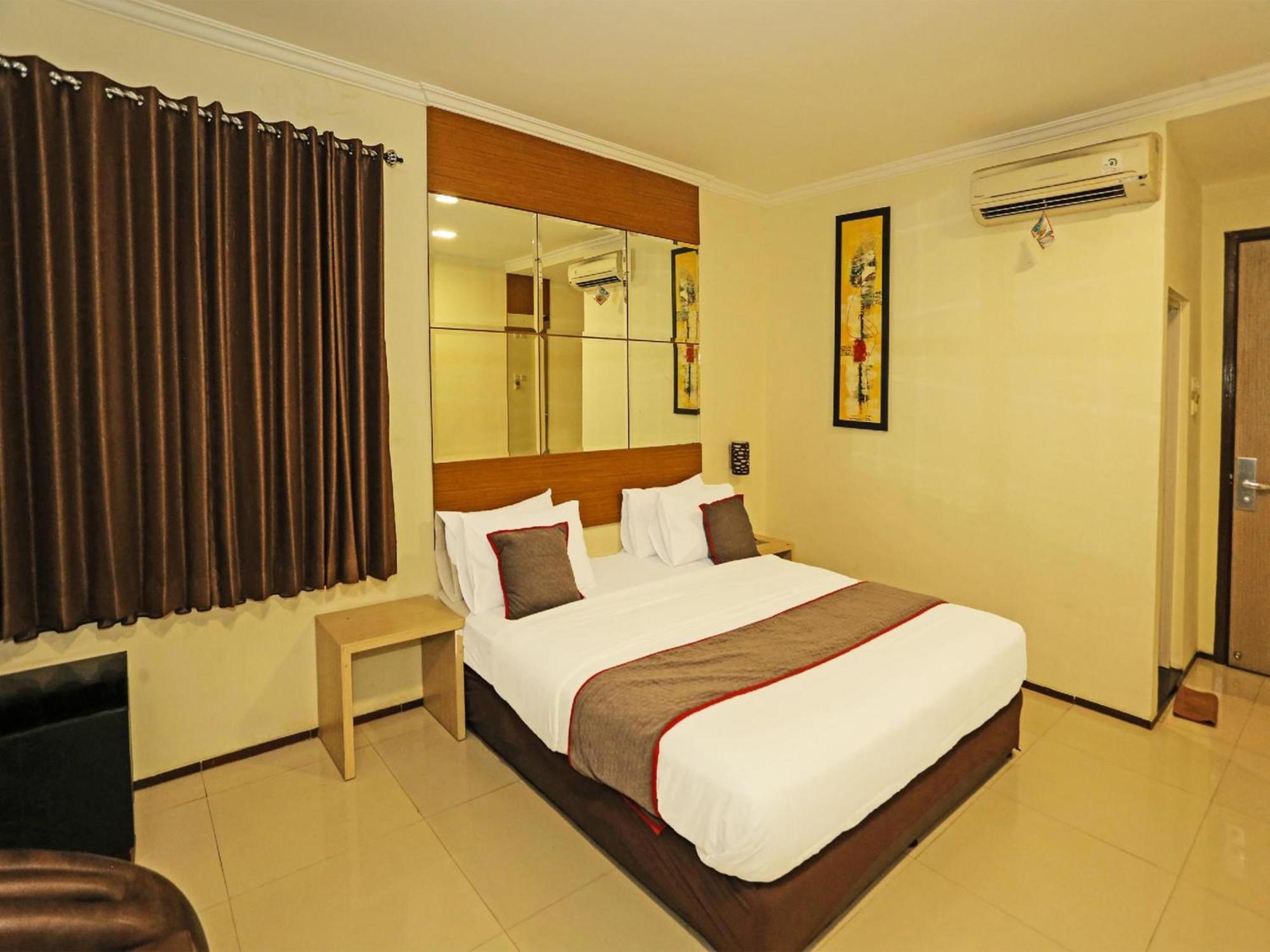Super Oyo Townhouse Oak Hotel Fiducia Serpong Exteriör bild