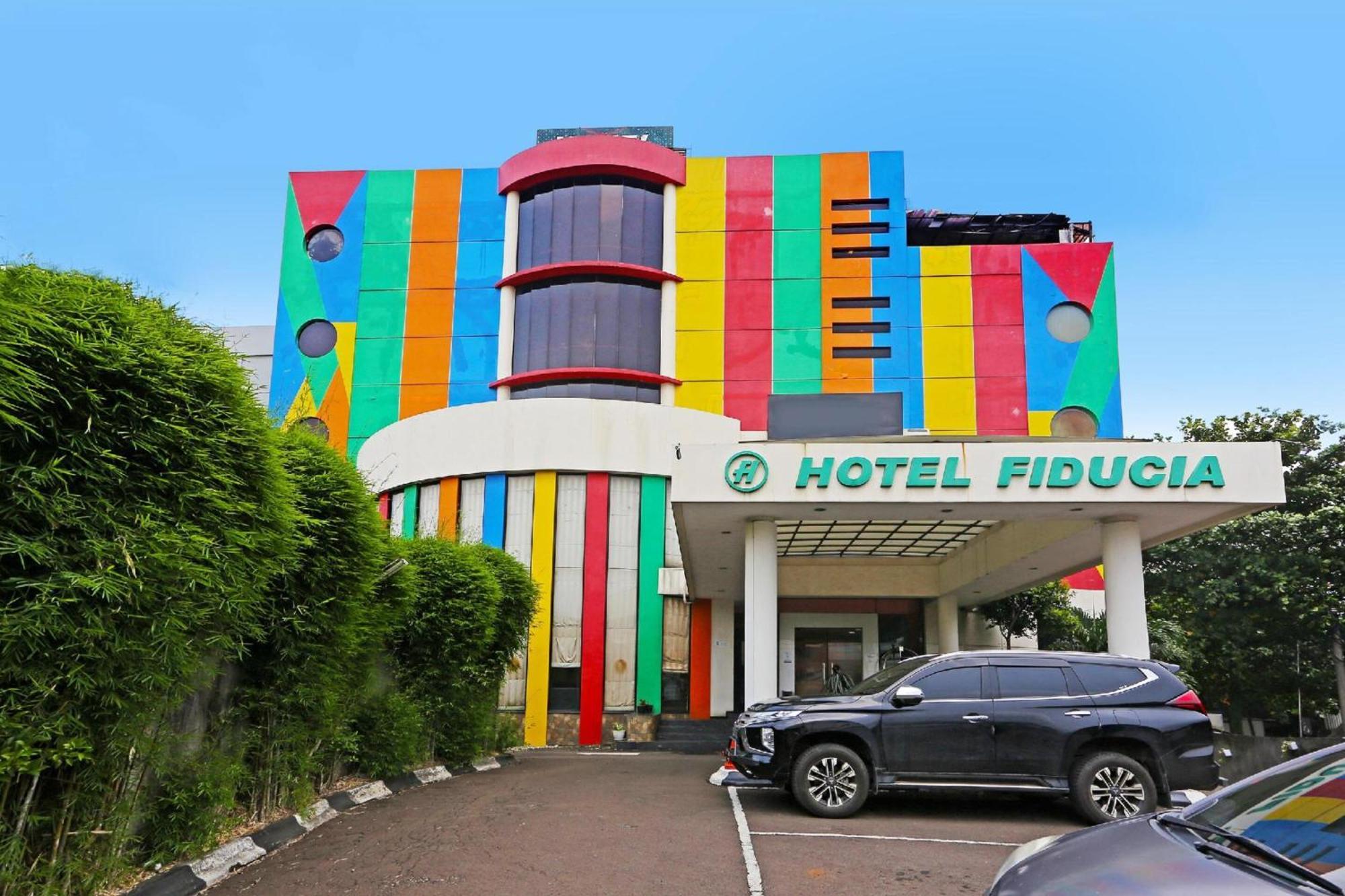 Super Oyo Townhouse Oak Hotel Fiducia Serpong Exteriör bild