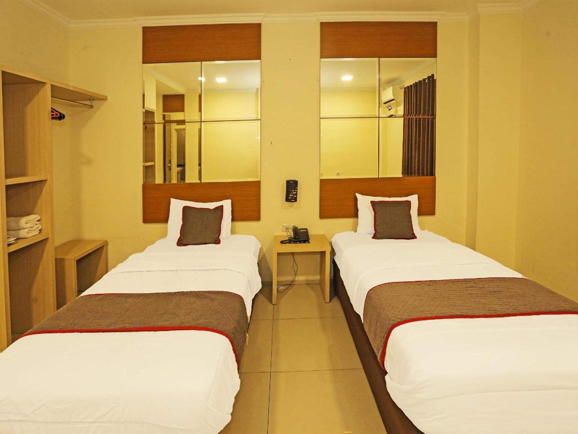 Super Oyo Townhouse Oak Hotel Fiducia Serpong Exteriör bild