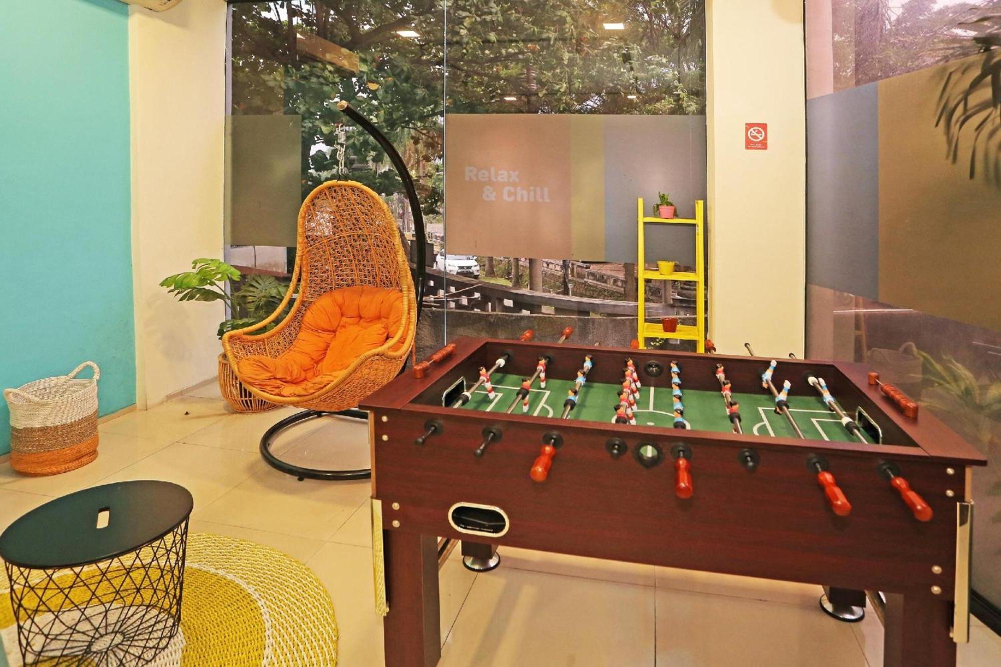 Super Oyo Townhouse Oak Hotel Fiducia Serpong Exteriör bild