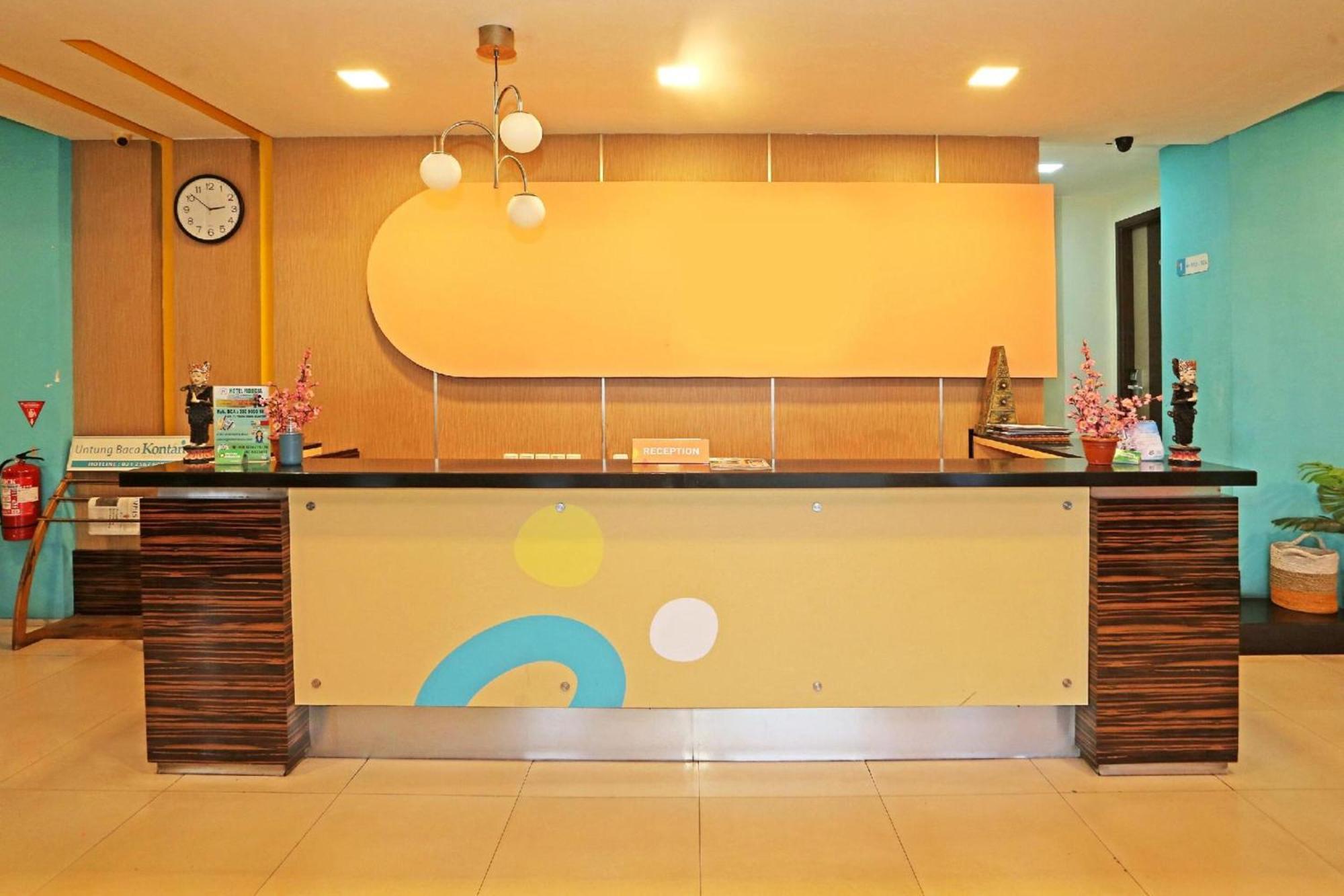 Super Oyo Townhouse Oak Hotel Fiducia Serpong Exteriör bild