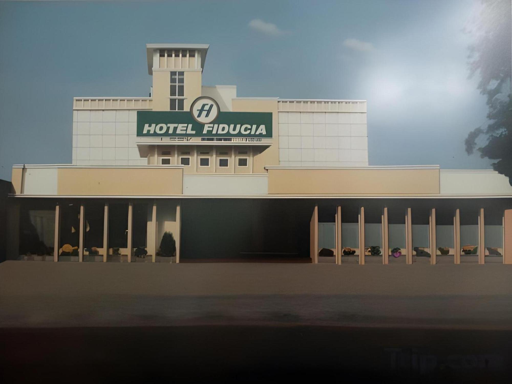 Super Oyo Townhouse Oak Hotel Fiducia Serpong Exteriör bild