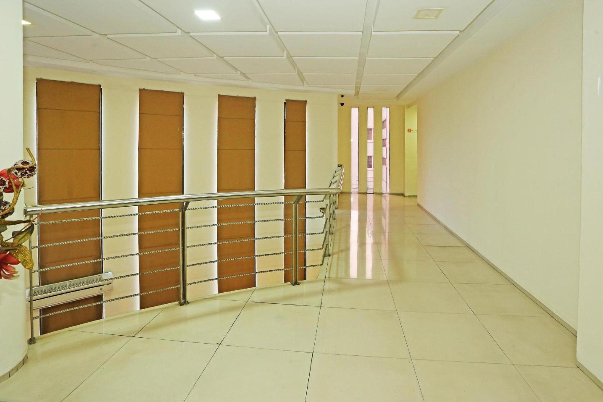 Super Oyo Townhouse Oak Hotel Fiducia Serpong Exteriör bild