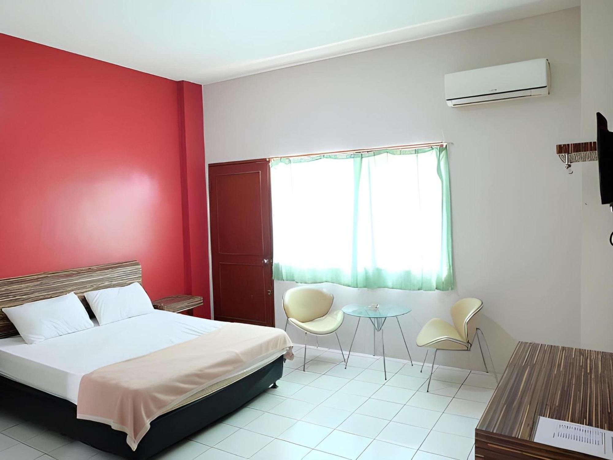 Super Oyo Townhouse Oak Hotel Fiducia Serpong Exteriör bild