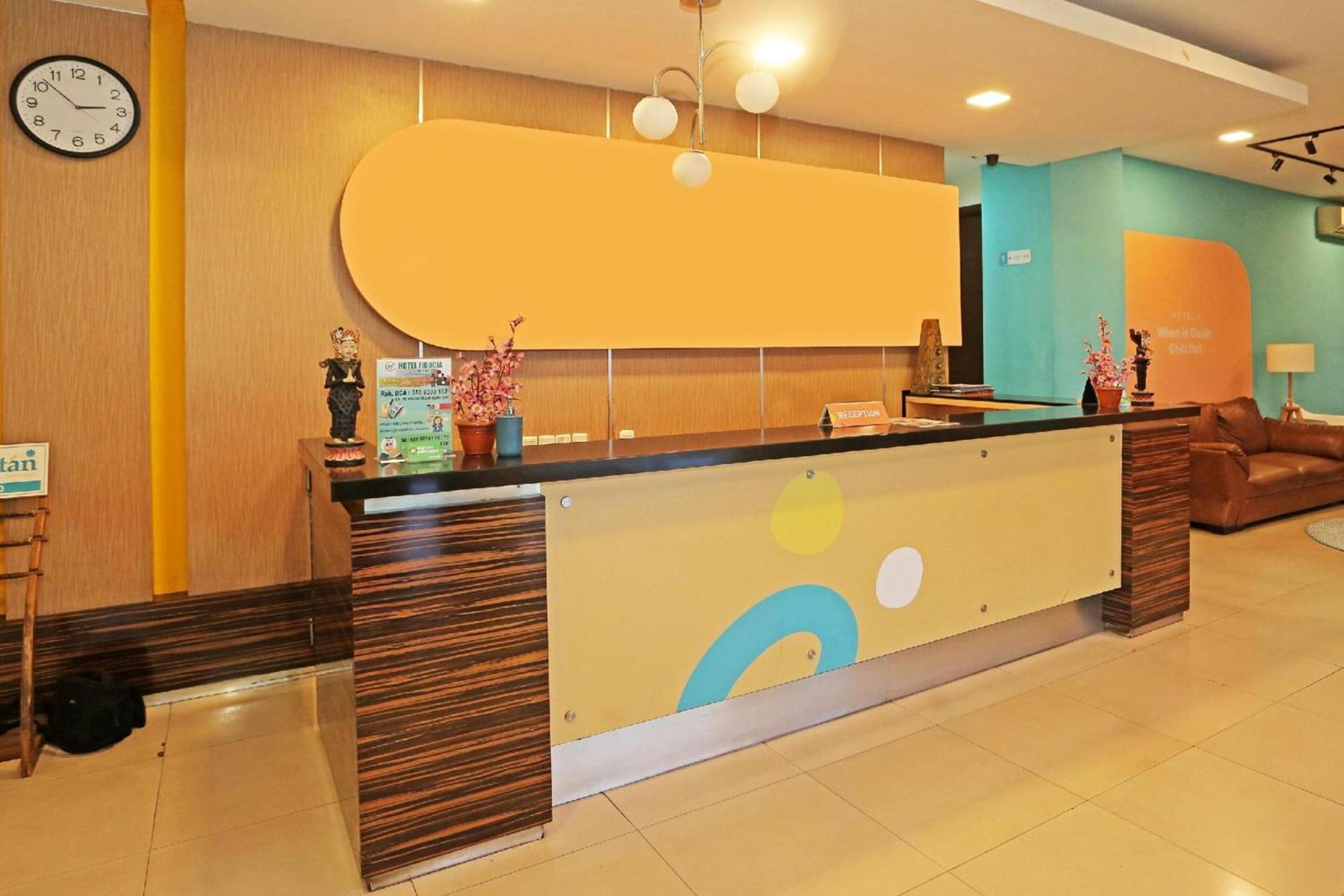Super Oyo Townhouse Oak Hotel Fiducia Serpong Exteriör bild