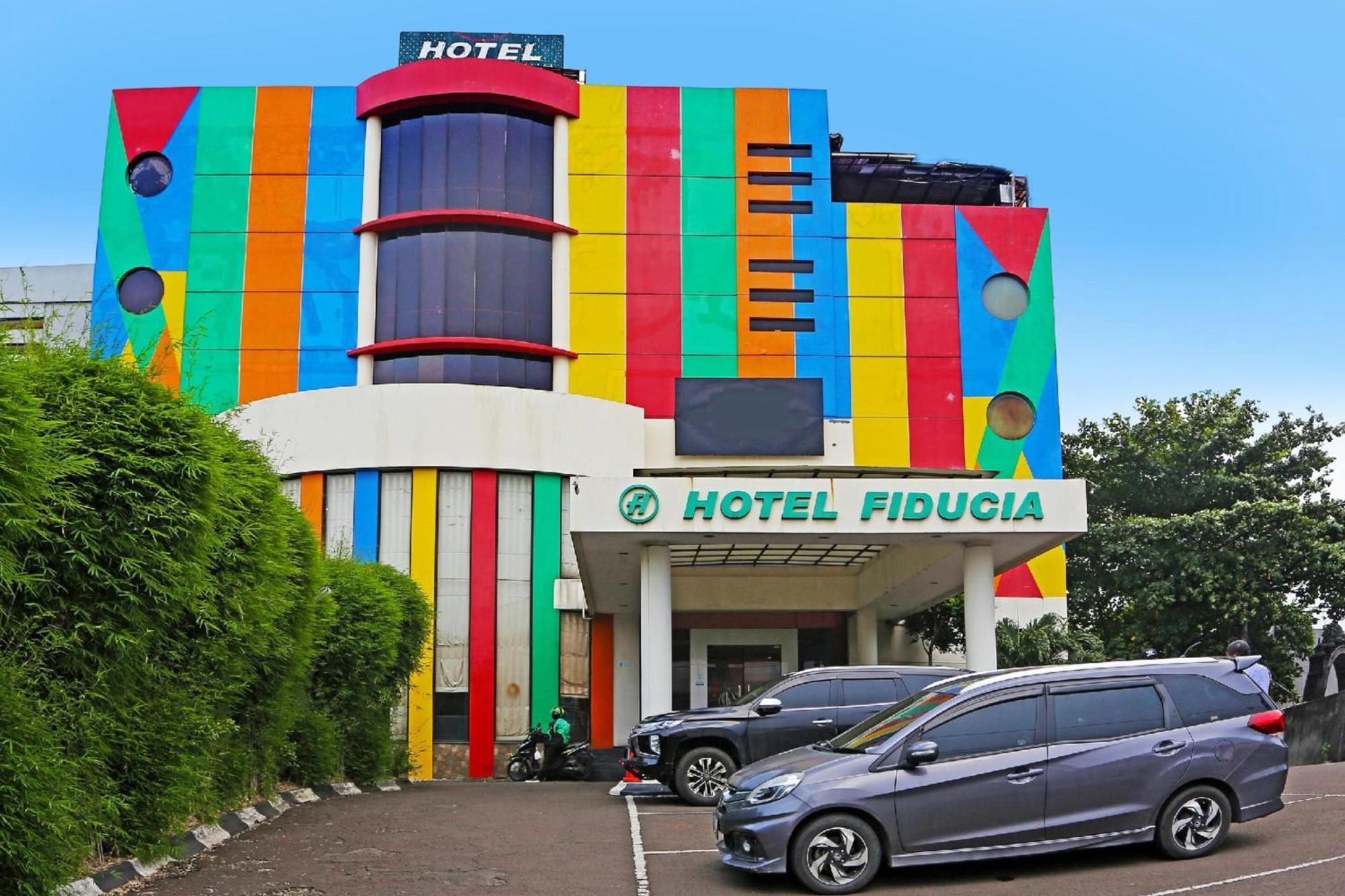 Super Oyo Townhouse Oak Hotel Fiducia Serpong Exteriör bild