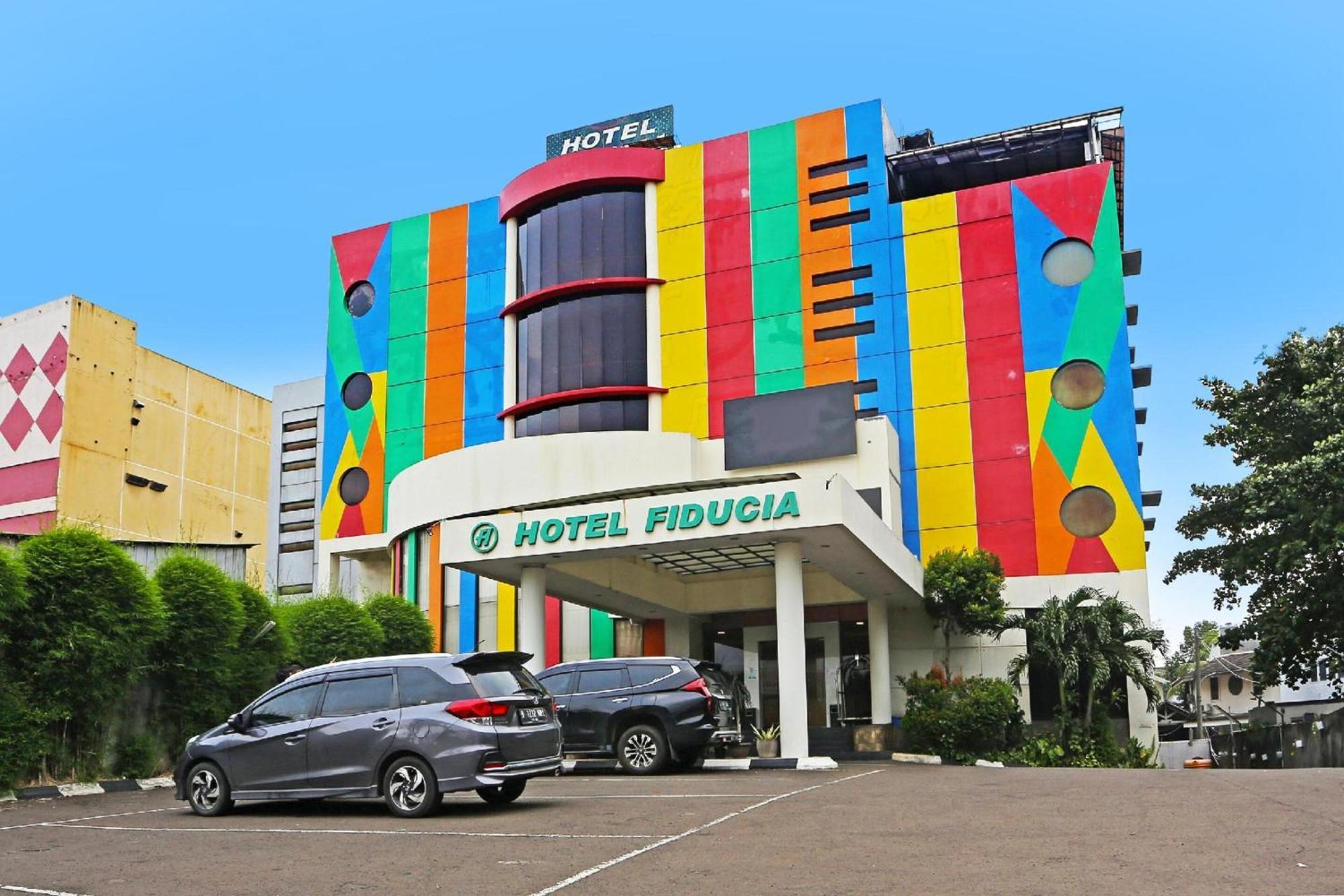 Super Oyo Townhouse Oak Hotel Fiducia Serpong Exteriör bild